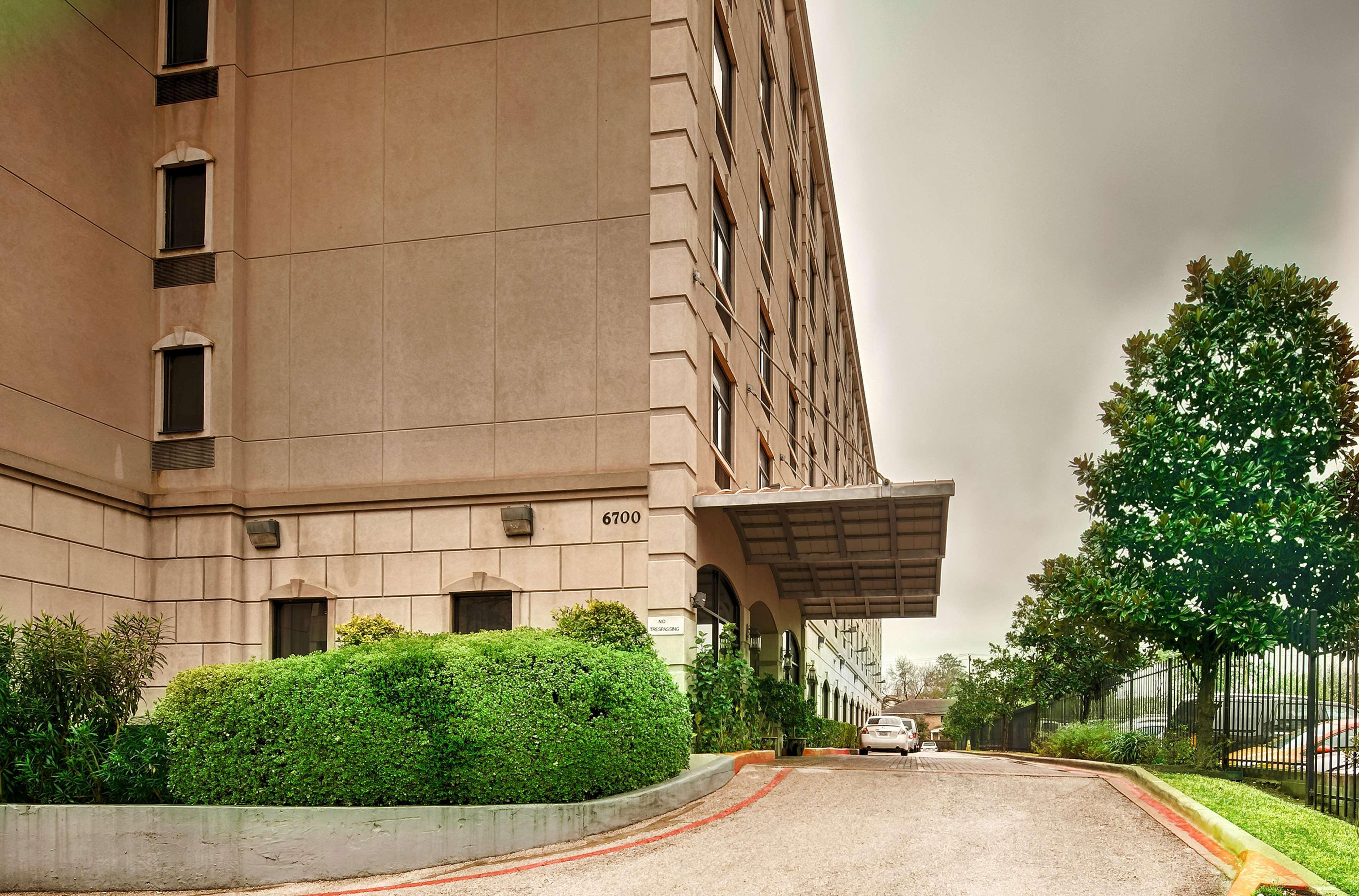 Surestay Plus Hotel By Best Western Houston Medical Center Exterior photo