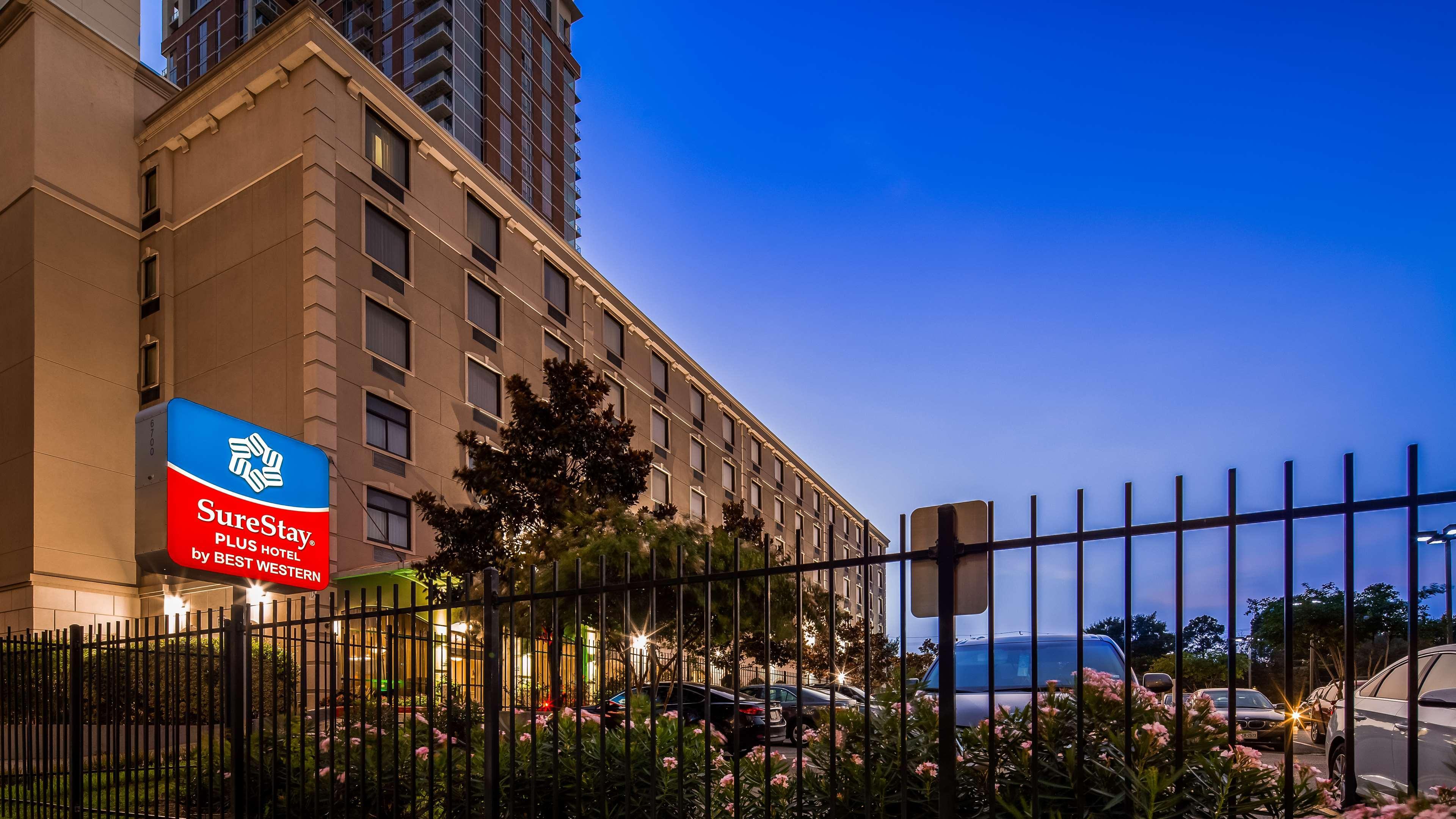 Surestay Plus Hotel By Best Western Houston Medical Center Exterior photo